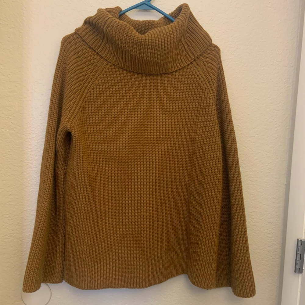 Mustard yellow bell sleeve sweater (M)